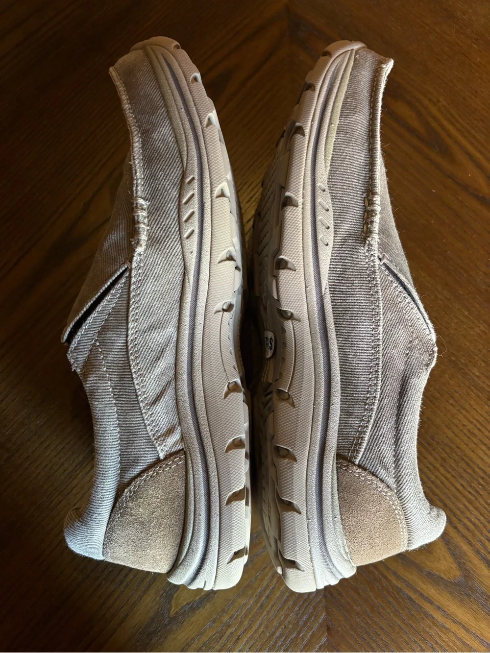 Skechers Relaxed Fit Men’s 9 Gray/Taupe Memory Foam Slip On Shoes